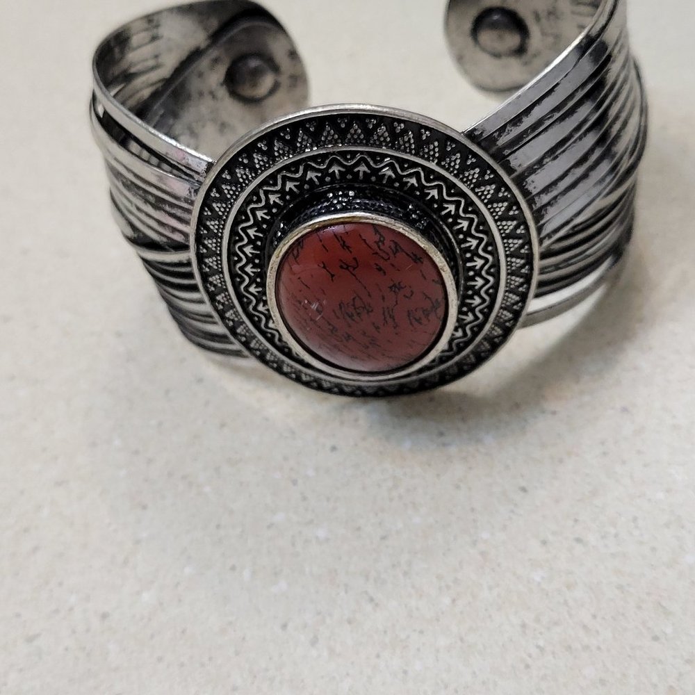 Unique and vintage jewelry set for women